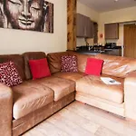 Romneys & Apartamento