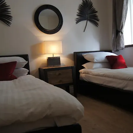 Apartment Romneys &