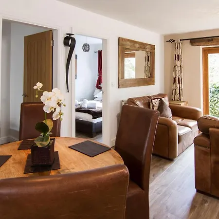 ロムニーズ アパートメンツ&スイーツ アパート *