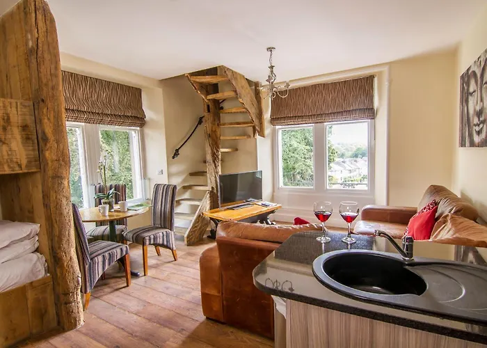 Romneys & Apartamento *