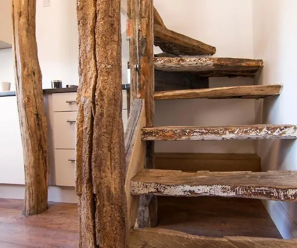 Romneys & Apartamento